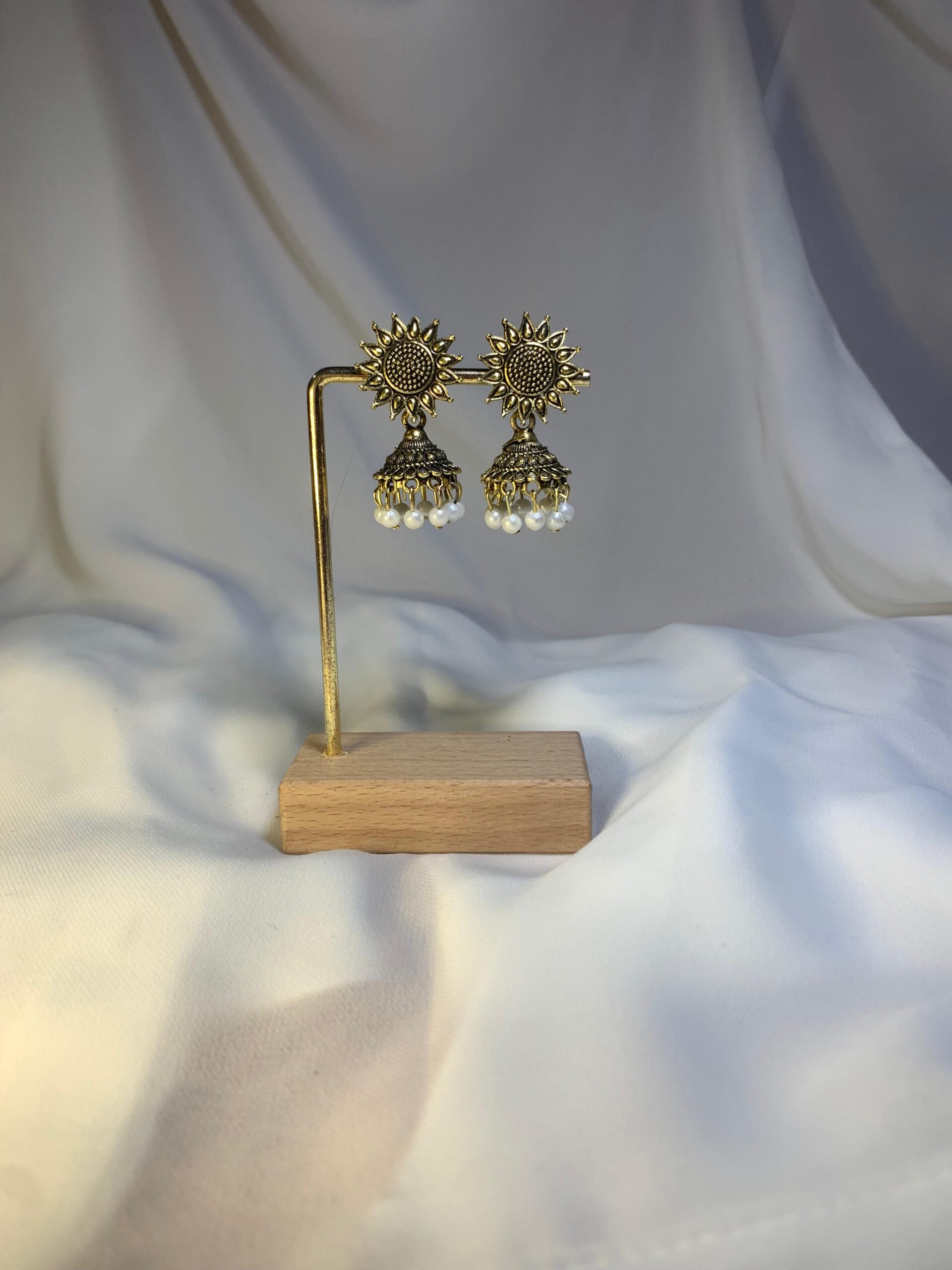 Sunflower Shaped Jhumka - Image 3